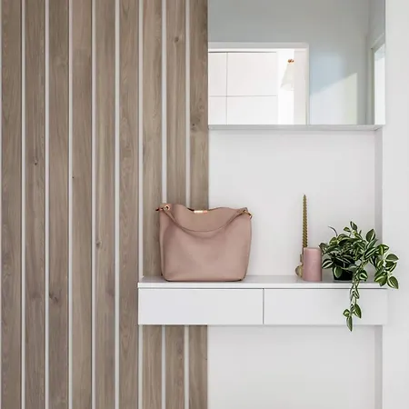 Stylish & Sunny - Steps From Amzei Square