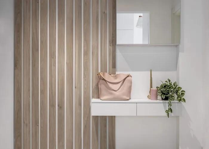 Stylish & Sunny - Steps From Amzei Square Lejlighed *