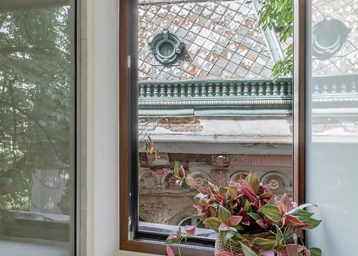 Stylish & Sunny - Steps From Amzei Square Apartamento *