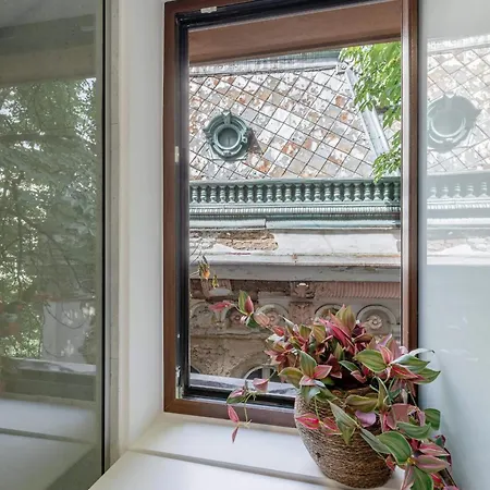 Stylish & Sunny - Steps From Amzei Square Appartement *
