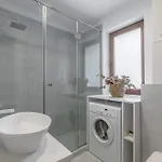 Apartman Stylish & Sunny - Steps From Amzei Square