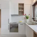Apartman Stylish & Sunny - Steps From Amzei Square *
